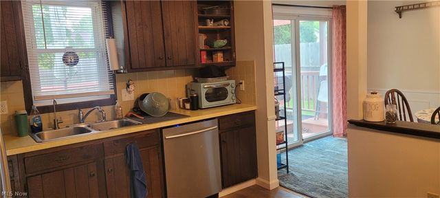 157 Hemlock Drive, Elyria, OH 44035