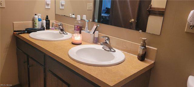 157 Hemlock Drive, Elyria, OH 44035