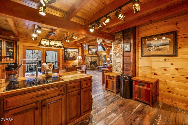 1903 Waters End Road, Walland, TN 37886