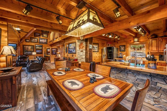 1903 Waters End Road, Walland, TN 37886