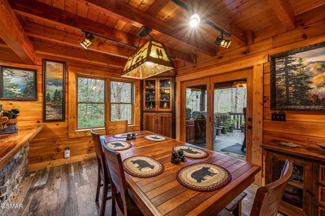 1903 Waters End Road, Walland, TN 37886