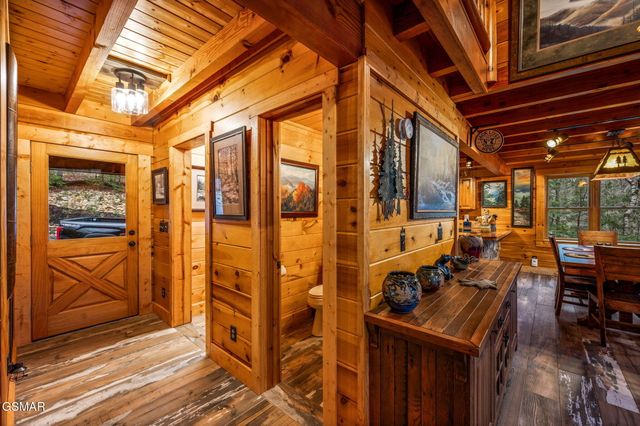1903 Waters End Road, Walland, TN 37886