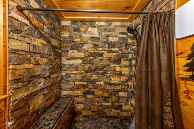 1903 Waters End Road, Walland, TN 37886