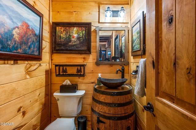 1903 Waters End Road, Walland, TN 37886