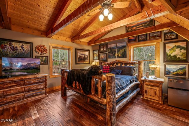 1903 Waters End Road, Walland, TN 37886