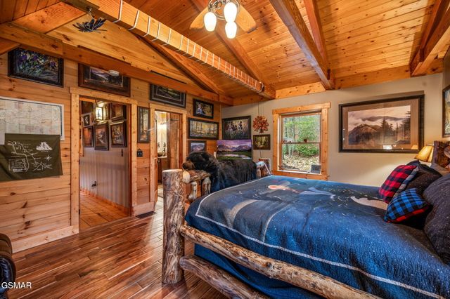 1903 Waters End Road, Walland, TN 37886