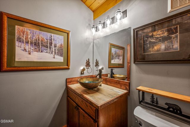 1903 Waters End Road, Walland, TN 37886