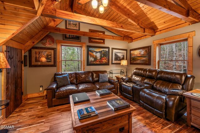 1903 Waters End Road, Walland, TN 37886