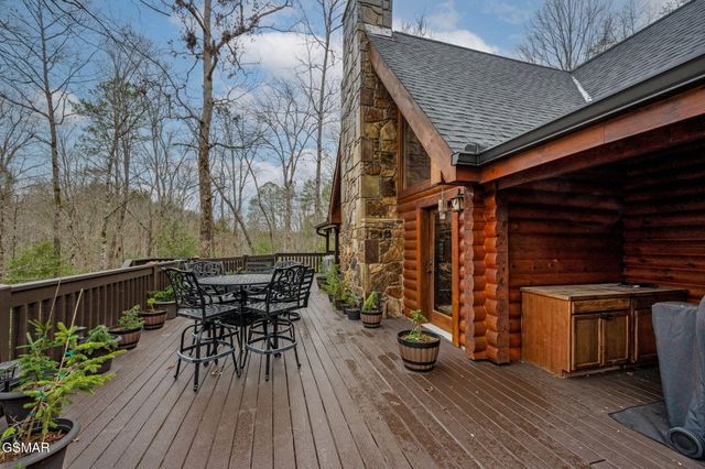 1903 Waters End Road, Walland, TN 37886