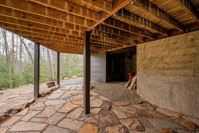 1903 Waters End Road, Walland, TN 37886