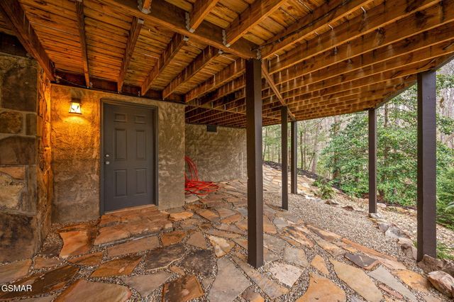 1903 Waters End Road, Walland, TN 37886
