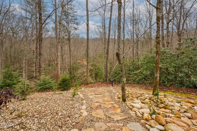 1903 Waters End Road, Walland, TN 37886