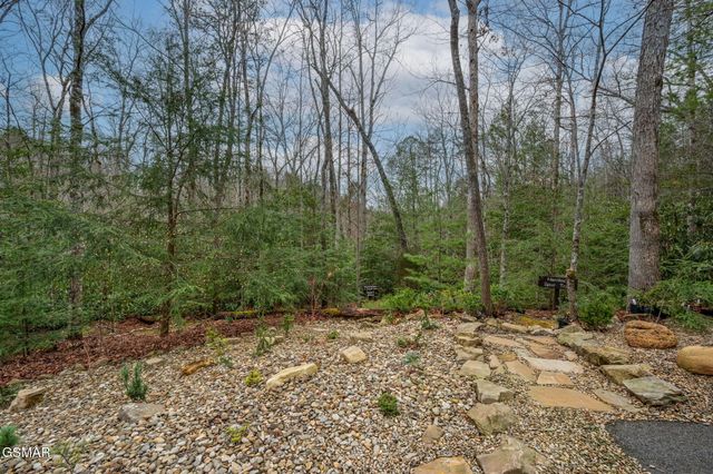 1903 Waters End Road, Walland, TN 37886