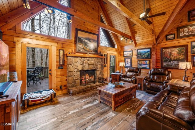 1903 Waters End Road, Walland, TN 37886
