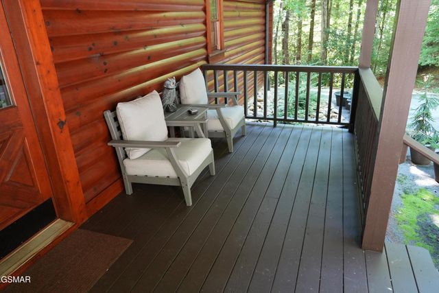 1903 Waters End Road, Walland, TN 37886