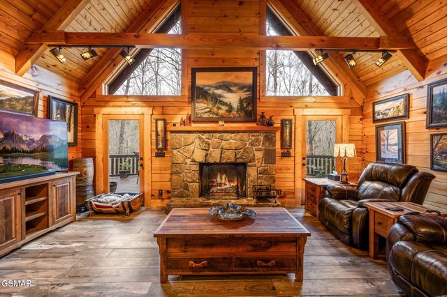 1903 Waters End Road, Walland, TN 37886