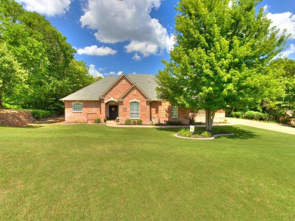 1821 Oak Creek Terrace, Edmond, OK 73034