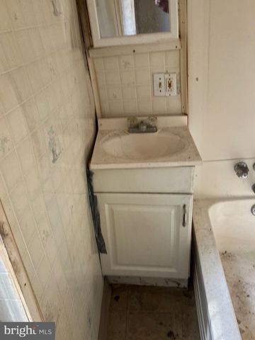 5542 LANSDOWNE AVE, Philadelphia, PA 19131