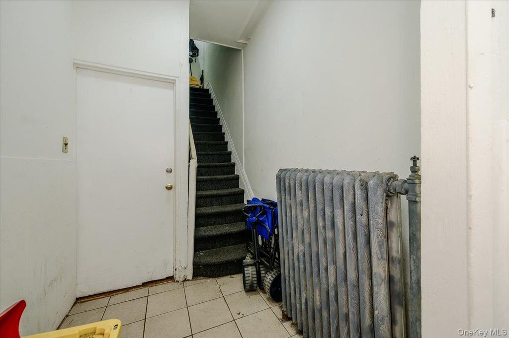 719 Van Nest Avenue, Bronx, NY 10462 — photo 2