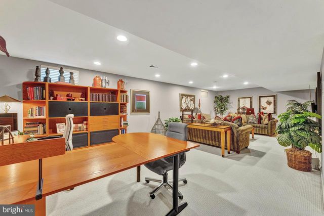 11 FOUNTAYNE LN, Trenton, NJ 08648