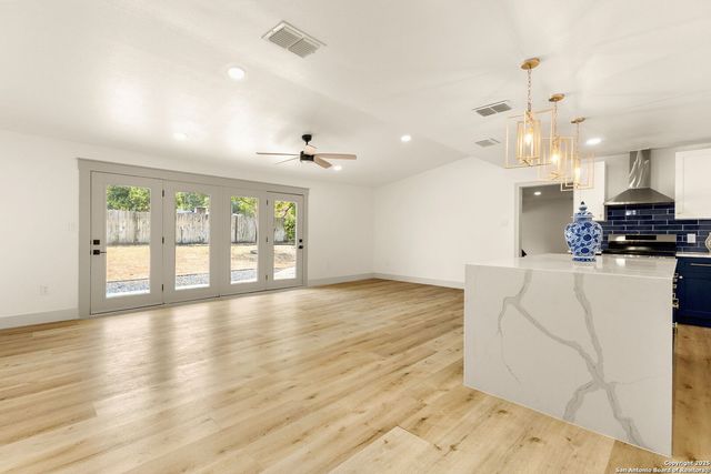 446 Forrest Hill, San Antonio, TX 78209