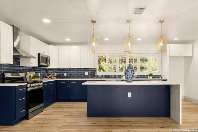 446 Forrest Hill, San Antonio, TX 78209