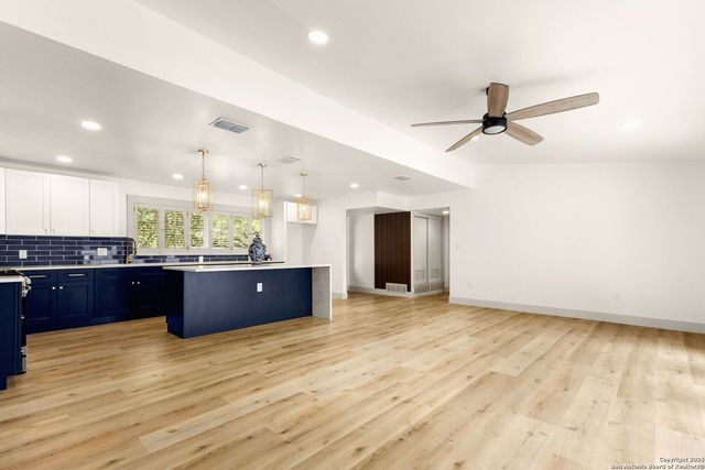 446 Forrest Hill, San Antonio, TX 78209