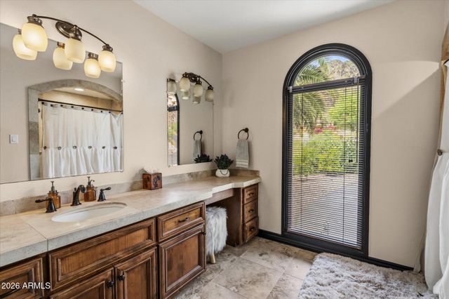 7525 N CLEARWATER Parkway, Paradise Valley, AZ 85253