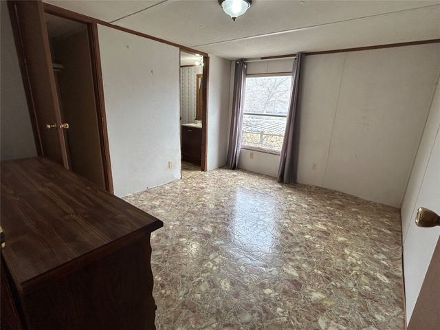 607 W Highland Avenue, Comanche, TX 76442