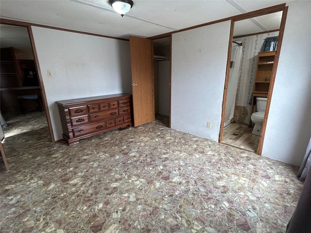 607 W Highland Avenue, Comanche, TX 76442