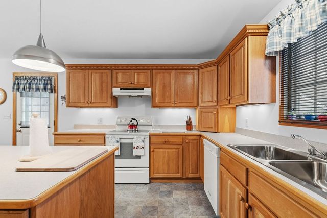 2140 Tanglewood Rd., Dighton, MA 02764