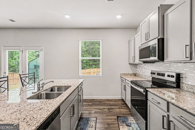 8233 Bluewater Drive, Fairburn, GA 30213