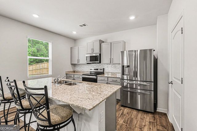 8233 Bluewater Drive, Fairburn, GA 30213