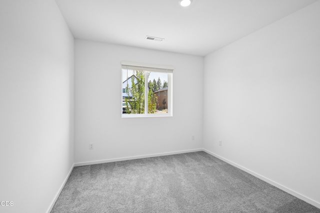 51736 Morning Pine Dr, La Pine, OR 97739