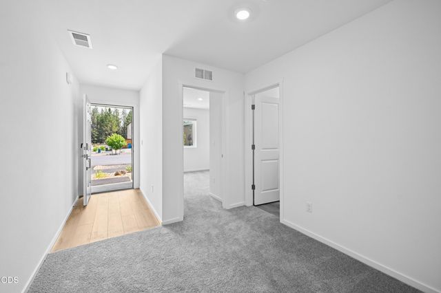 51736 Morning Pine Dr, La Pine, OR 97739