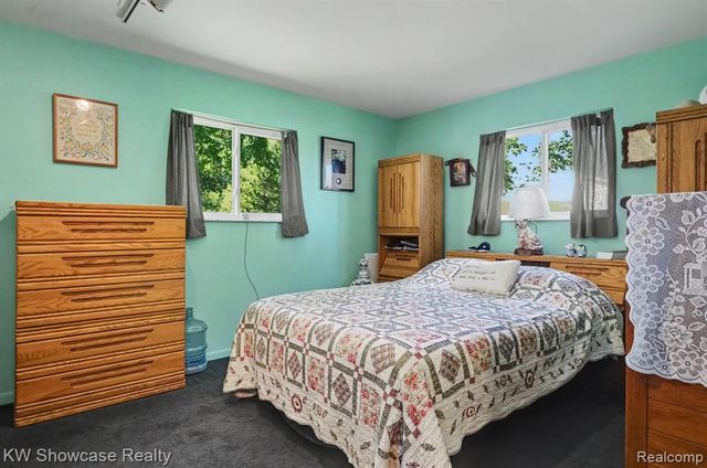 1275 Shoman Street, Waterford, MI 48327