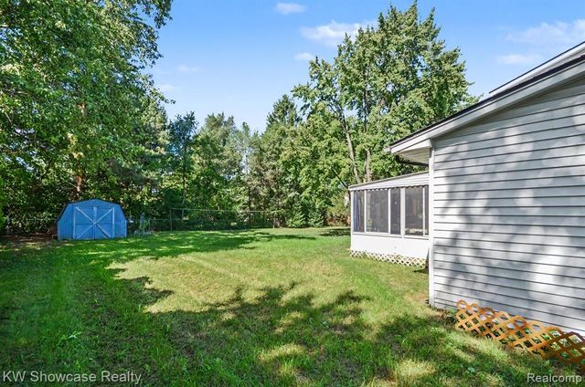 1275 Shoman Street, Waterford, MI 48327