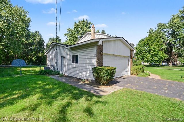 1275 Shoman Street, Waterford, MI 48327