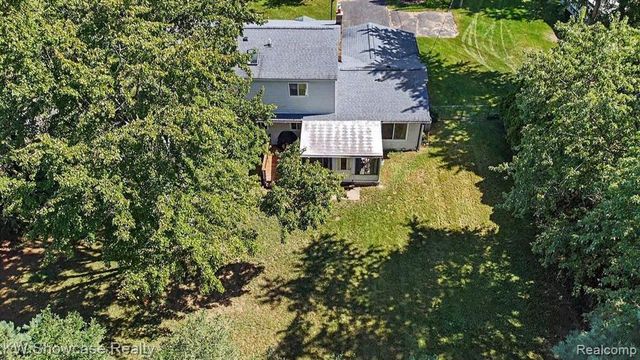 1275 Shoman Street, Waterford, MI 48327