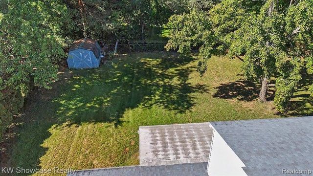 1275 Shoman Street, Waterford, MI 48327