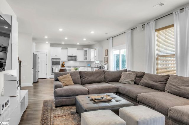 313 Foxbank Circle, Greer, SC 29651