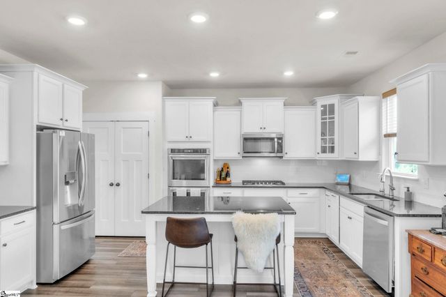 313 Foxbank Circle, Greer, SC 29651