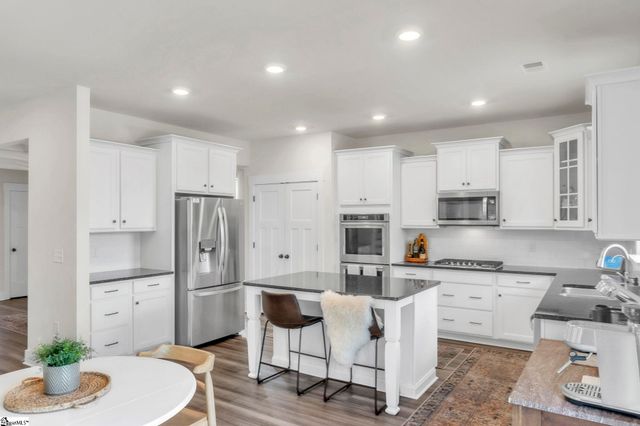 313 Foxbank Circle, Greer, SC 29651