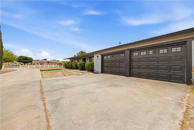 19125 Shoshonee Road, Apple Valley, CA 92307