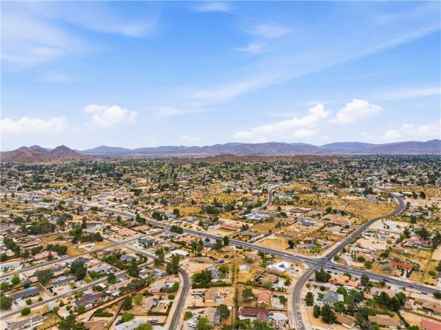 19125 Shoshonee Road, Apple Valley, CA 92307