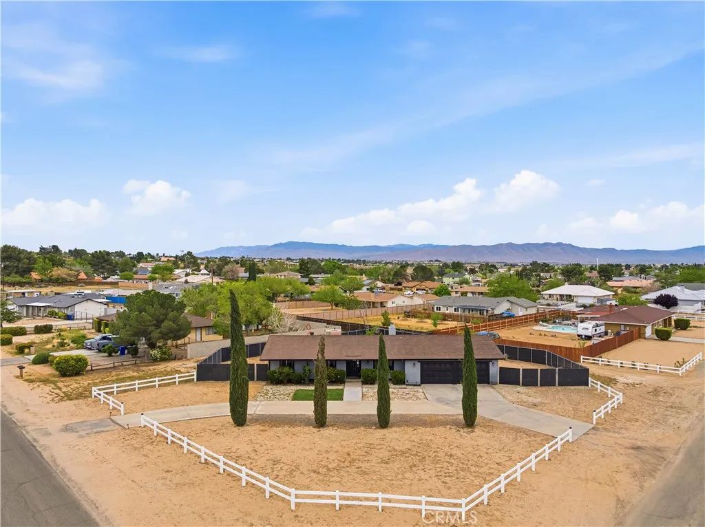 19125 Shoshonee Road, Apple Valley, CA 92307