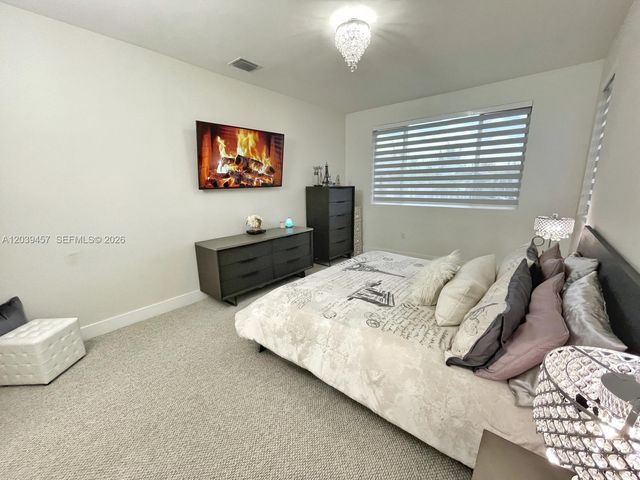 7243 NW 103rd Path, Doral, FL 33178