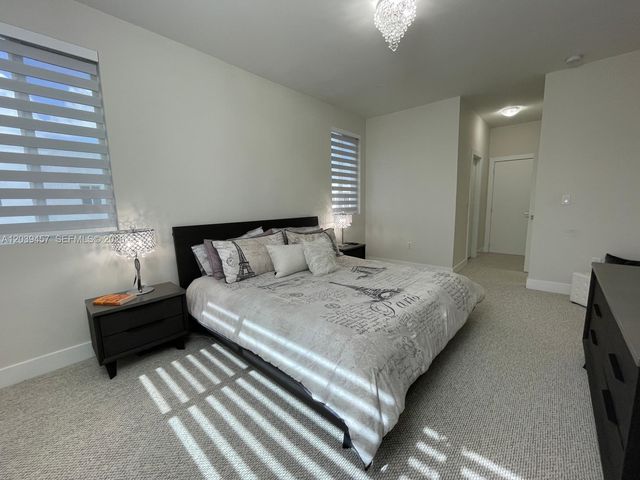 7243 NW 103rd Path, Doral, FL 33178