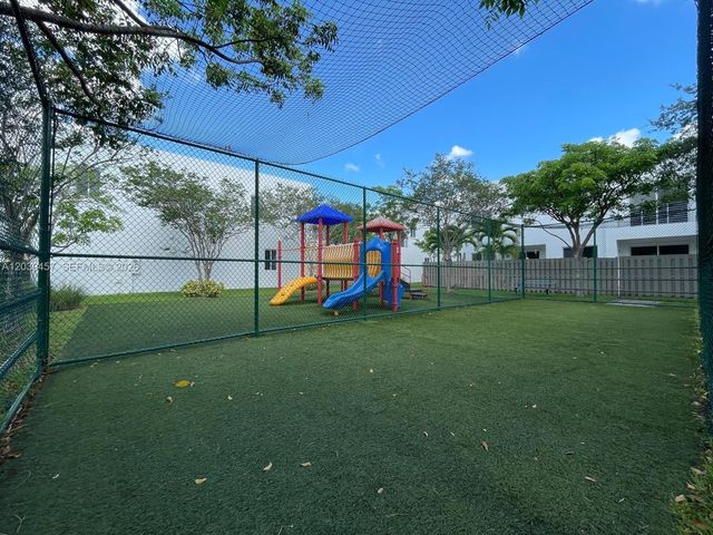 7243 NW 103rd Path, Doral, FL 33178