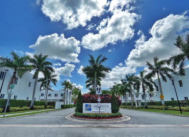 7243 NW 103rd Path, Doral, FL 33178